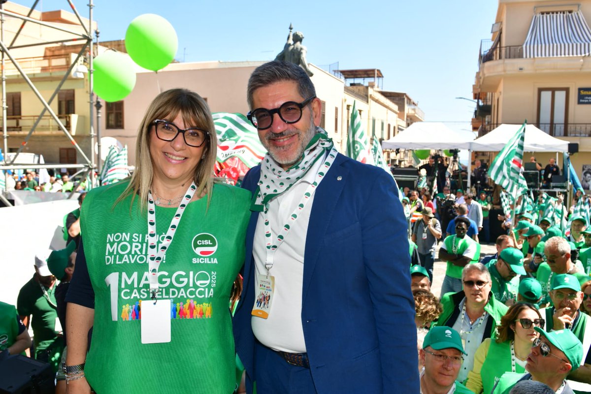 fai_cisl's tweet photo. PRIMO MAGGIO 2025 🔴🟢🔵

La numerosa delegazione #FaiCisl in piazza a #Casteldaccia per la festa dei #lavoratori in questo Primo Maggio dedicato alla #sicurezza sul #lavoro. La manifestazione è stata conclusa dalla Segretaria Generale @CislNazionale #DanielaFumarola 

#primomaggio2025 #1M2025 #CgilCislUil