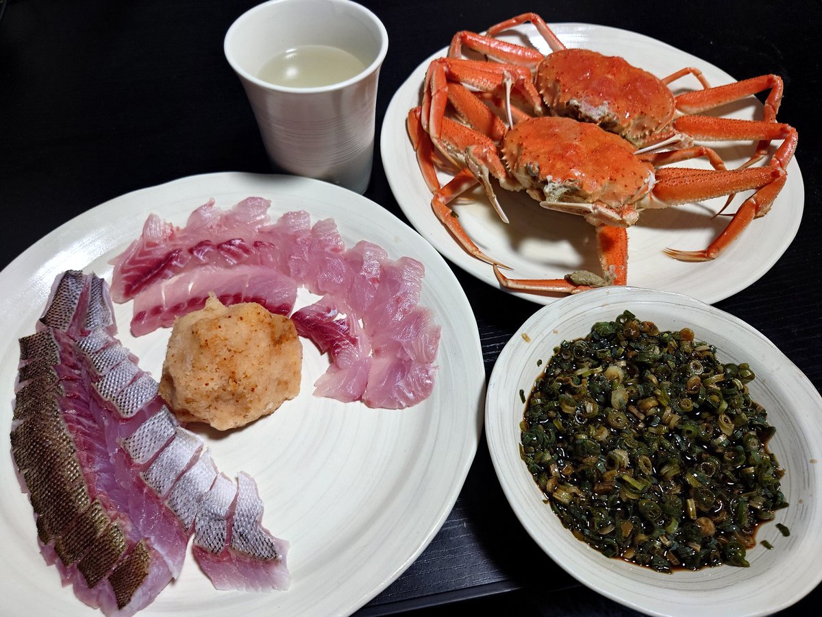 職場でお酒の話になったので
我慢できず（する気ない）
仕事終わりの無気力状態で出来うる限り贅沢にしてみた😀