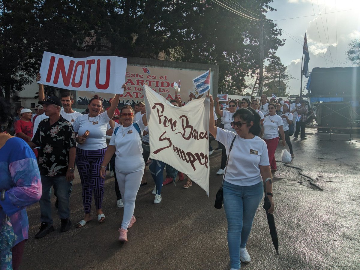 #INOTUBanes en la plaza 🇨🇺🔥
#1Mayo #INOTU #HonorHolguinero #HolguínSí #PorCubaJuntosCreamos