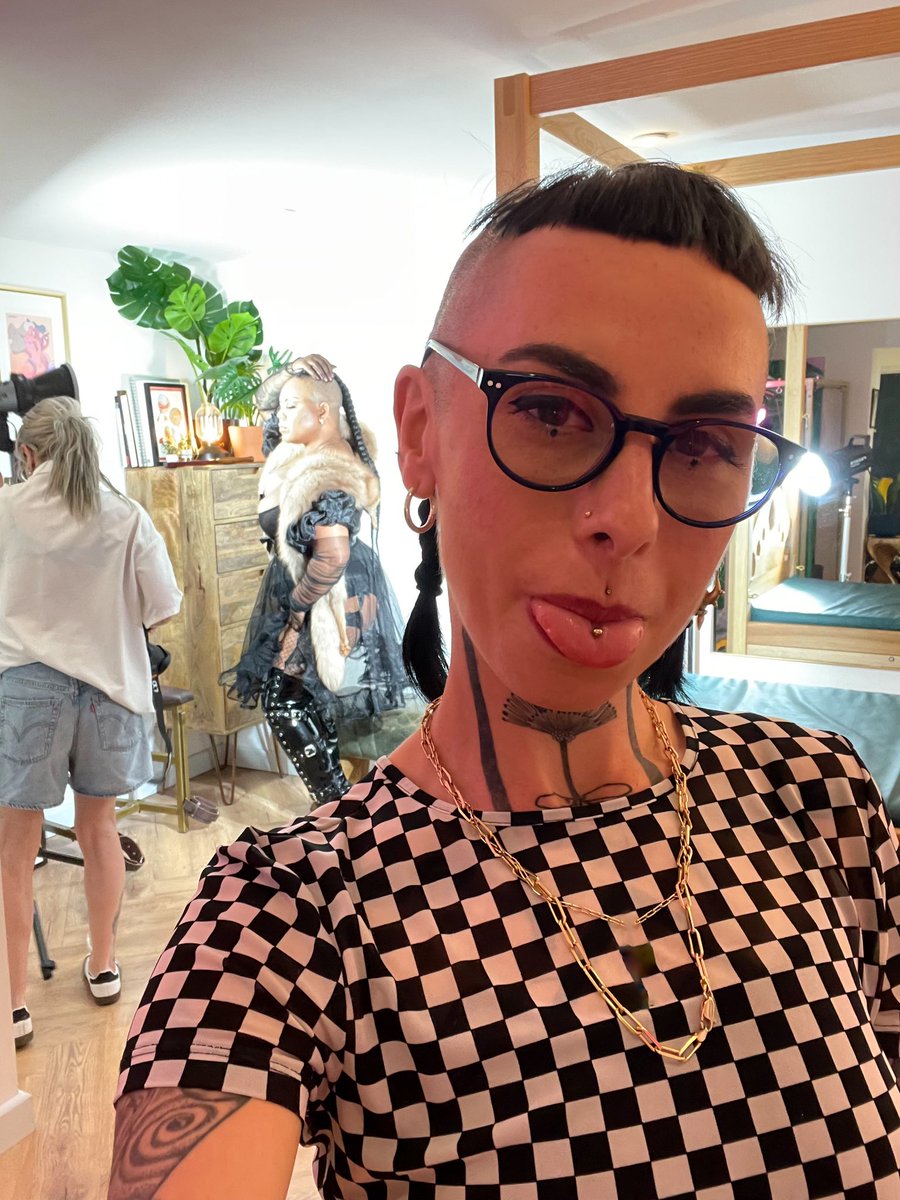 ⭕️Mɪsᴛʀɪx Kᴀʟɪ Dᴏᴍɪɴᴀ⭕️ (@kalidomina) on Twitter photo In Behind The Scenes hot nerd mode capturing slo-mo’s and videos <a href="/amanita_studio/">Amanita Studio</a> 2-day b2b shoot with V’s Anchor Studio 📸
Currently up is the gorgeous <a href="/AmourMadam/">MummyAmour</a> ✨✨✨✨✨ In Behind The Scenes hot nerd mode capturing slo-mo’s and videos <a href="/amanita_studio/">Amanita Studio</a> 2-day b2b shoot with V’s Anchor Studio 📸
Currently up is the gorgeous <a href="/AmourMadam/">MummyAmour</a> ✨✨✨✨✨