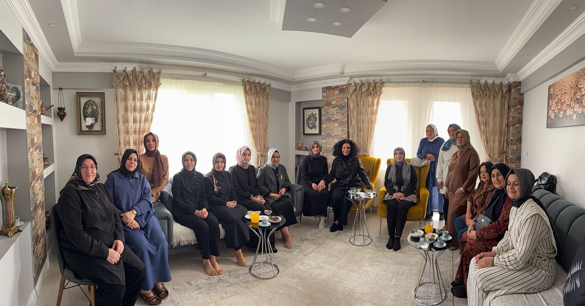 AK Parti Ferizli İlçe Başkanımızın kıymetli eşi Sn. Gülderen Serhoş Hanımefendi’ye umre dönüşü ziyaretinde bulunduk. Rabbim yapmış olduğu ibadetleri kabul eylesin . Kendilerine sağlık ve huzur dolu bir ömür diliyoruz. 

<a href="/AKKADINGM/">AK Parti Kadın Kolları</a> 
<a href="/tugbaisikercan/">Tuğba IŞIK ERCAN</a> 
<a href="/mimduygucetin/">DUYGU ÇETİN</a>