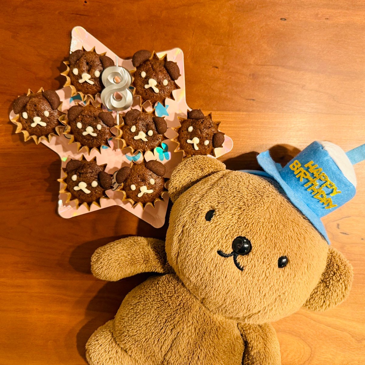 BorisPori's tweet image. Happy Birthday Pori( ・ᴥ・ )✨

本当は9歳ですが、勘違いで8歳になりました🎂
