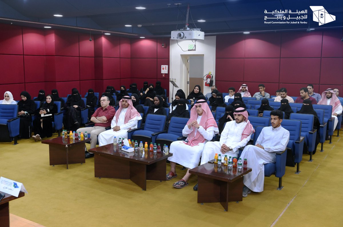 RCJY_Yanbu's tweet photo. استضافت #الهيئة_الملكية_بينبع الجلسة الحضورية لمبادرة التوعية بتقنيات الثورة الصناعية الرابعة (مستقبل اللوجستيات في عصر التحول الرقمي) ،والتي تقدمها وزارة الاتصالات وتقنية المعلومات @McitGovSa بحضور  عدد من المتخصصين في قطاعات الطاقة والصناعة واللوجستيات ،وتأتي الفعالية دعمًا لتحقيق أهداف برنامج #ندلب بتحويل المملكة إلى قوة صناعية رائدة. 

#ينبع_الصناعية 
#صناعة_وحياة