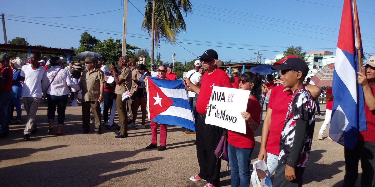 yaisel7713's tweet photo. Desfile en 1ro de Enero por el 1ro de Mayo la Empresa Agropecuaria Arnaldo Ramírez
#MasUnidos
#1roDeMayo
#1roDeEneroDeVictoria
@cav_alfre46699
@VegaYudel2024 https://t.co/7NQMdft5ep