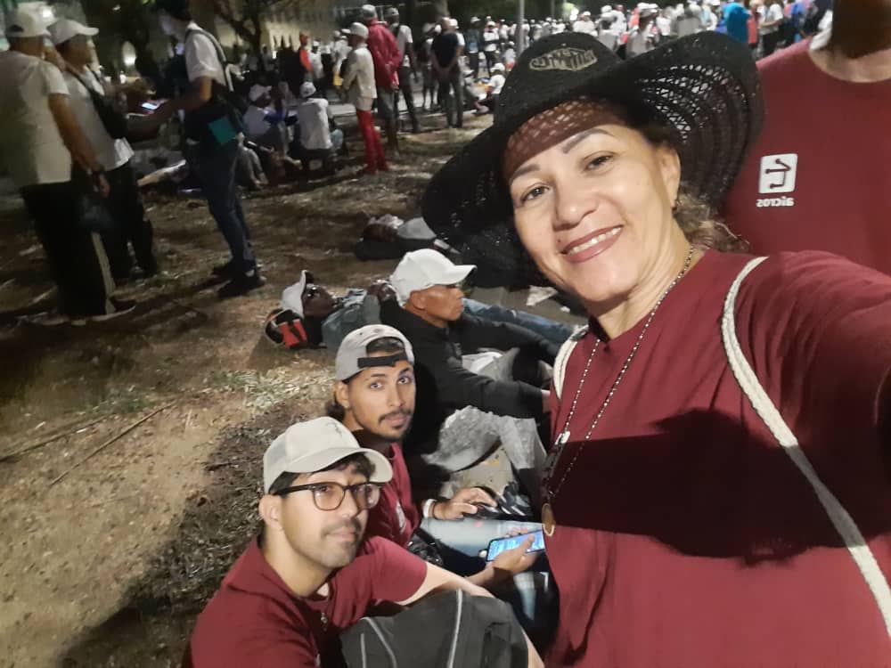 Aicros1's tweet image. *Representación de #aicros y nuestra MPM #aiTec en el Desfile por el 1ero de Mayo*

#PorCubaJuntosCreamos 
#Cuba