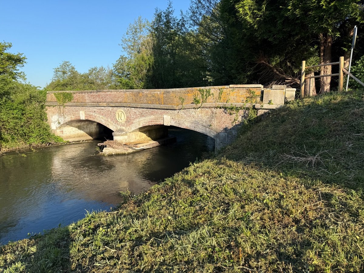 BaladesNdie's tweet photo. Nouvelle #rando sur https://t.co/W9ueHt54gU : Corneville-sur-Risle 2 (27). Chemin du Pont Napoléon de la CC Pont-Audemer Val de Risle https://t.co/xwSyE4NAnM - #nature #patrimoine #photo #Eure #Risle #Normandie https://t.co/7G88WcdKXZ