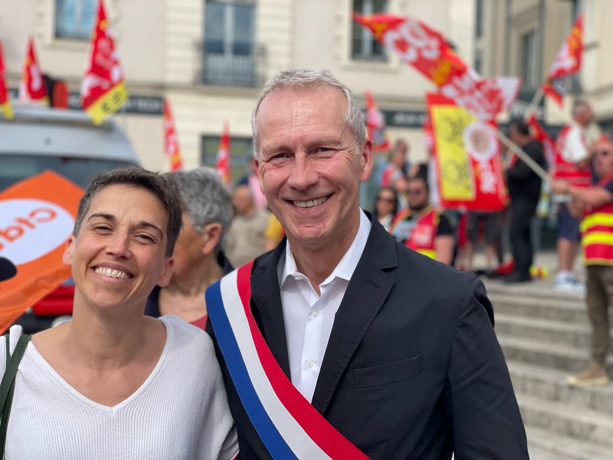 En ce #1ermai, les élus du Printemps des Pays de la Loire présents pour défendre les travailleurs et les travailleuses et leurs droits. 

➡️Une mobilisation d’autant plus nécessaire face aux difficultés que rencontrent les entreprises de notre région.