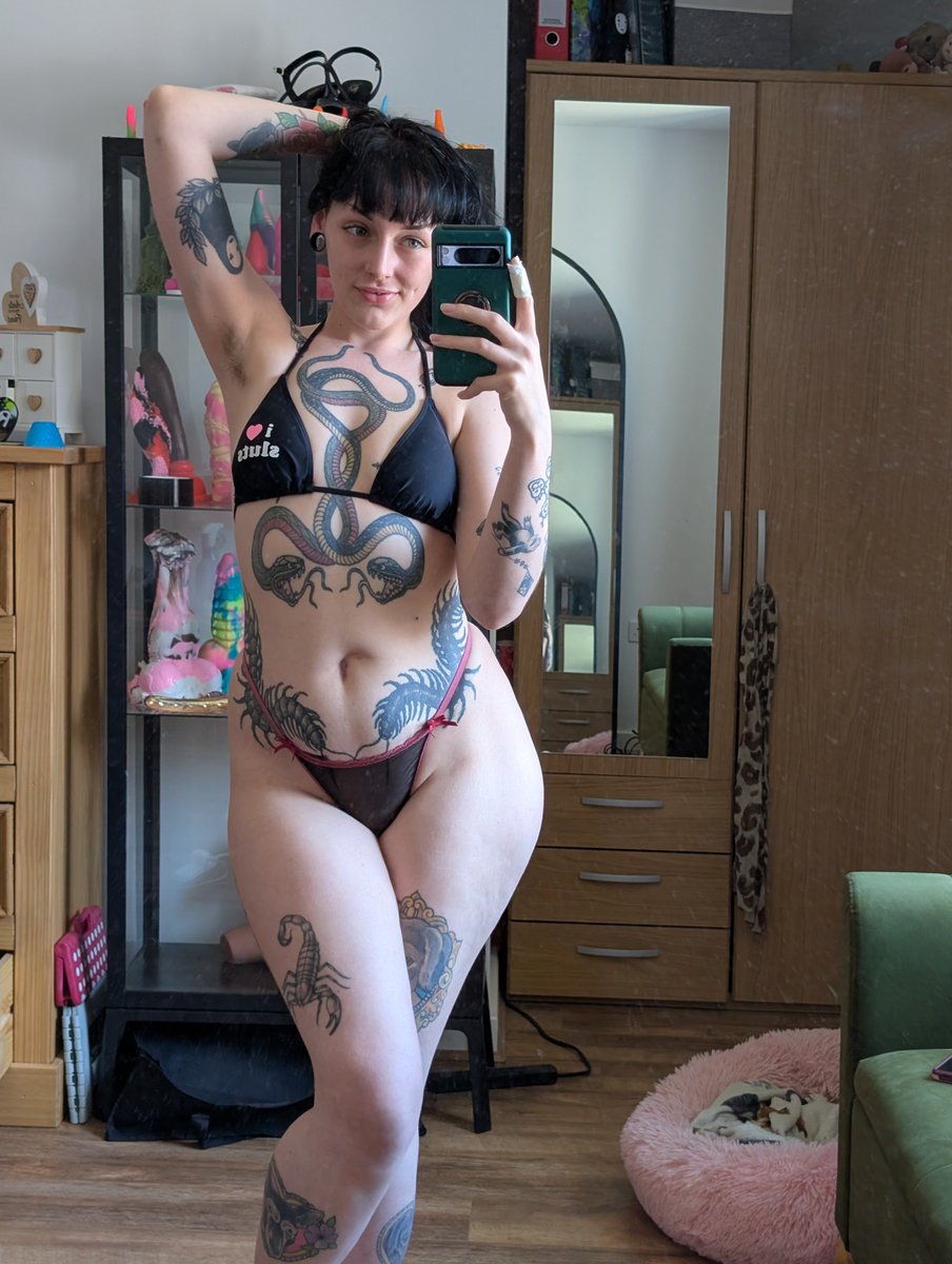 Take my panties off with your teeth, and I'll let you eat my fat pussy, deal? ♡