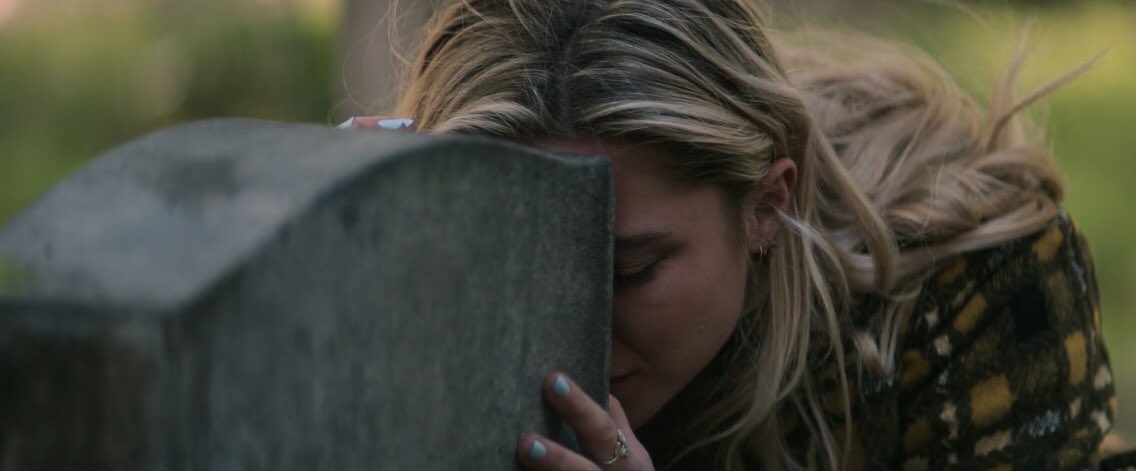 belovathinker's tweet photo. "there's something wrong with me. i thought it started when my sister died, but now it feels like something bigger." https://t.co/qIw8sDUDrg