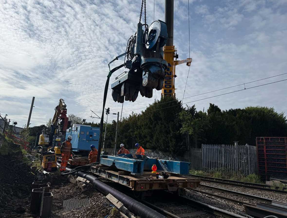 sheetpilinguk's tweet photo. We played our part in a £86m @networkrail Easter upgrade project, installing a permanent #SheetPile retaining wall, to strengthen a failing railway embankment:

https://t.co/J5nhPAH6qE https://t.co/xUmMDBNMrx