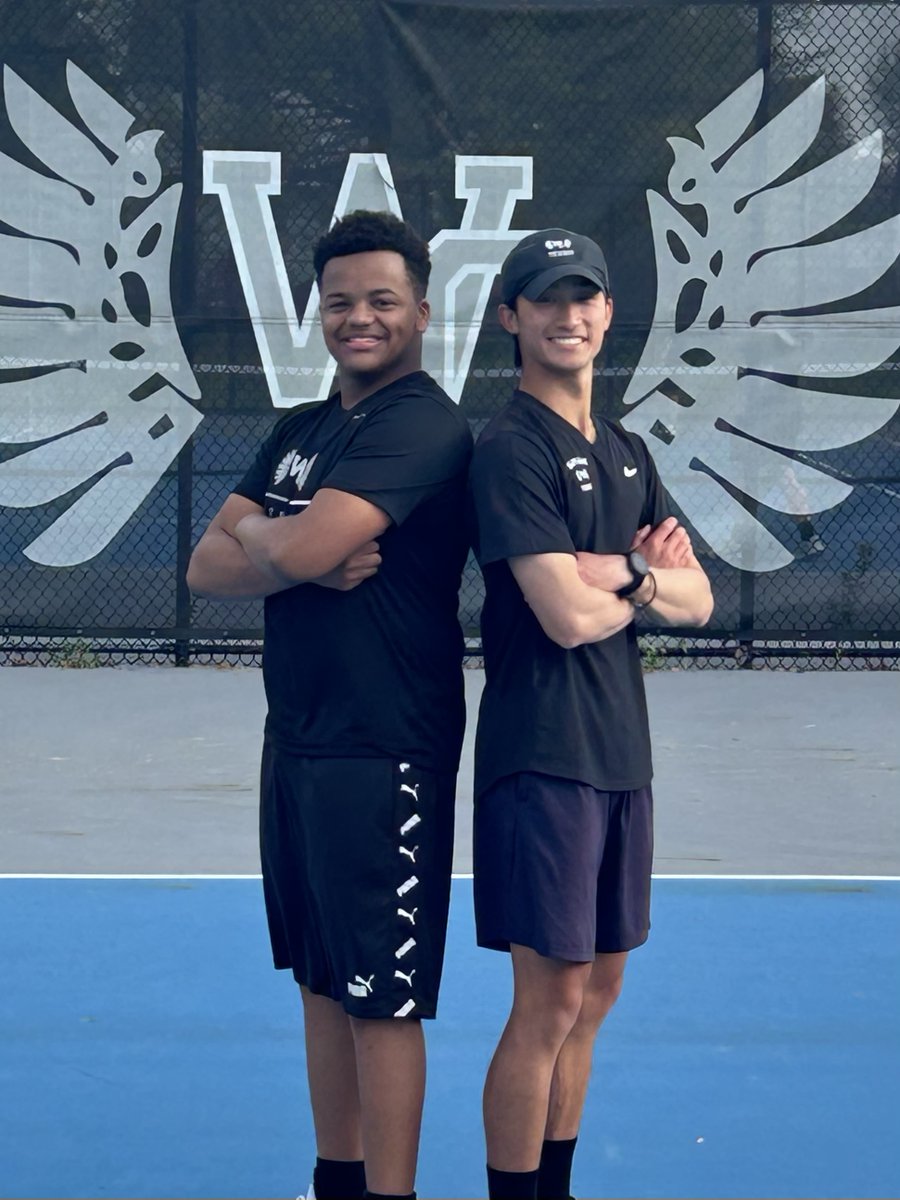 Boys Tennis Beat Pick North 5-0 in OCC Finale
With the win over Pick North, the boys are now 10-6.The Warhawks also celebrated Seniors-Isaac Choo and Ryan Douglas.
Isaac Choo 6-2,6-4
Carsten Weidner 3-6,6-4,1-0
Timmy Shieh 6-1,6-1
Andrews/CortesBaker 6-3,6-0
Tee/Nardone 6-2,6-1