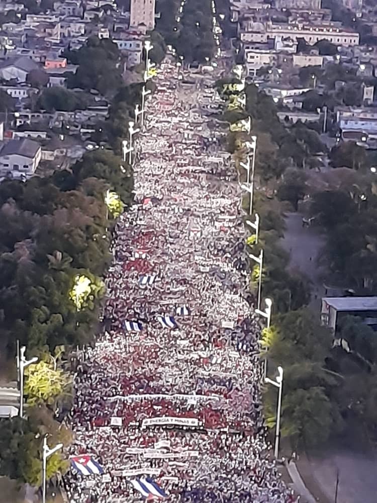 En #LaHabanaViveEnMí Más de 600mil en la Plaza.