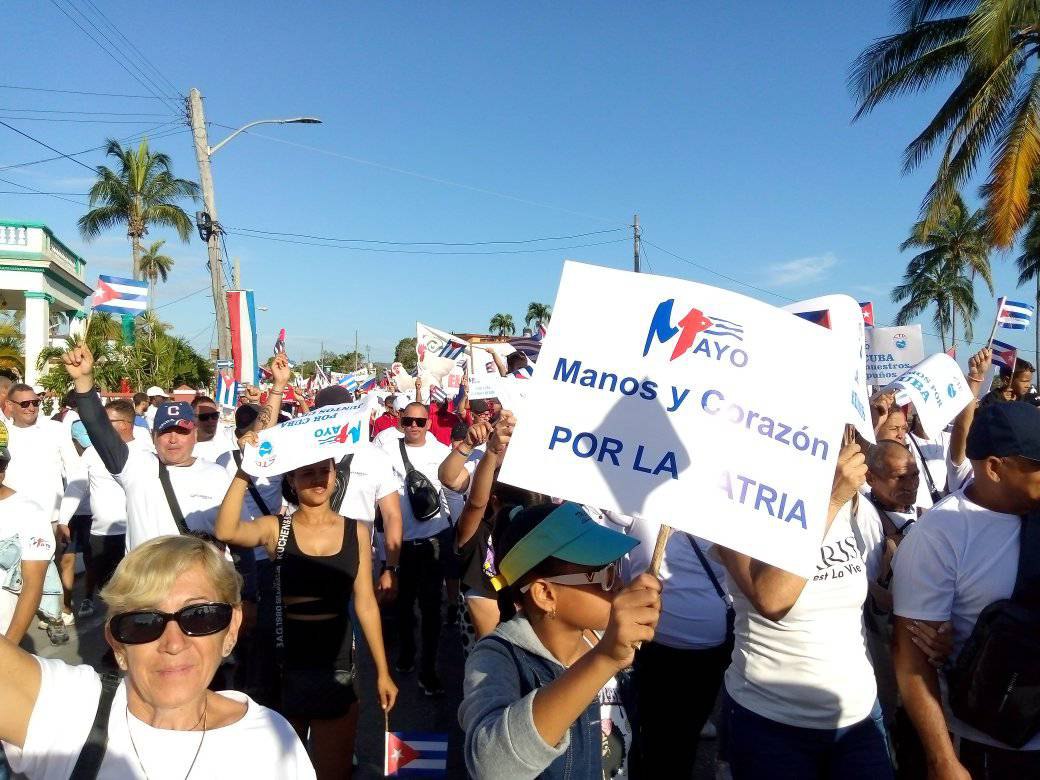 Yanay47409's tweet photo. #TVYumuri El pueblo matancero en celebración del Día internacional de los trabajadores #PorCubaJuntosCreamos https://t.co/XjSwaQraI1