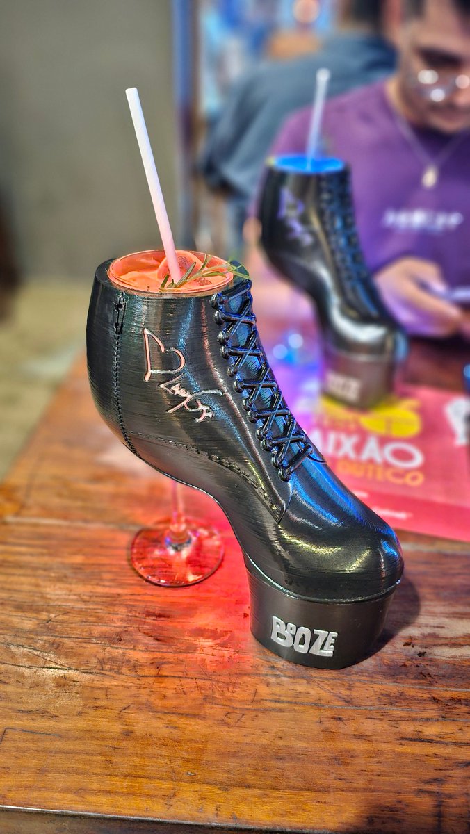 erickandr4de's tweet image. Ontem tive um estresse tão grande com o hotel cancelando nossa hospedagem na hora de fazer o check in, mas apesar de tudo, nenhuma bad vai superar todas as experiências que tô tendo aqui. E olhe que nem chegou dia 3 ainda. Gaga, mulher, tu tas fazendo história! 🥹