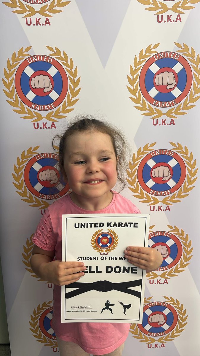 UnitedKarate's tweet photo. Well done students of the week Kennishead and carnwadric club 👏 👍 👌 🙌 https://t.co/ggq0JTnIzZ