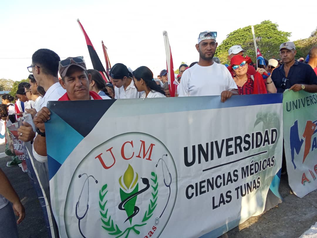 #FidelPorSiempre: "Revolución es unidad, es independencia, es luchar por nuestros sueños de justicia para Cuba y para el mundo, que es la base de nuestro patriotismo, nuestro socialismo y nuestro internacionalismo.”
#1Mayo #CubaPorLaVida