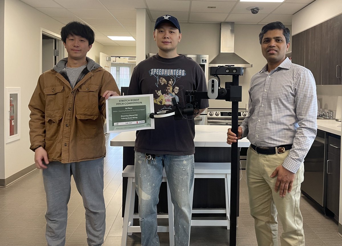TechSAgeRERC's tweet image. 🥇1st place in the 2024 #StretchRobotPitchCompetition @UofIllinois
Congrats to Shuoning (Stone) Shi & Yuheng (Leo) Wang from @ArtDesignIL 🎉 for HYGI+ — a Stretch™ add-on made with @HelloRobotInc that helps older adults clean hard-to-reach spots.
📰 ow.ly/nMCy50VLa53