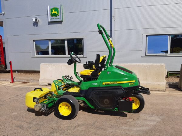 JacobShellis's tweet image. 🔥Another Hot Deal Just Landed!🔥

John Deere 2750E E-Cut Hybrid Triplex Mower with 1850 hours on the clock!

Fully serviced and just through our workshop — freshly re-ground with full relief and a brand-new bottom blades. Ready to hit the turf running!

Specs:
•3WD | 19.6hp…