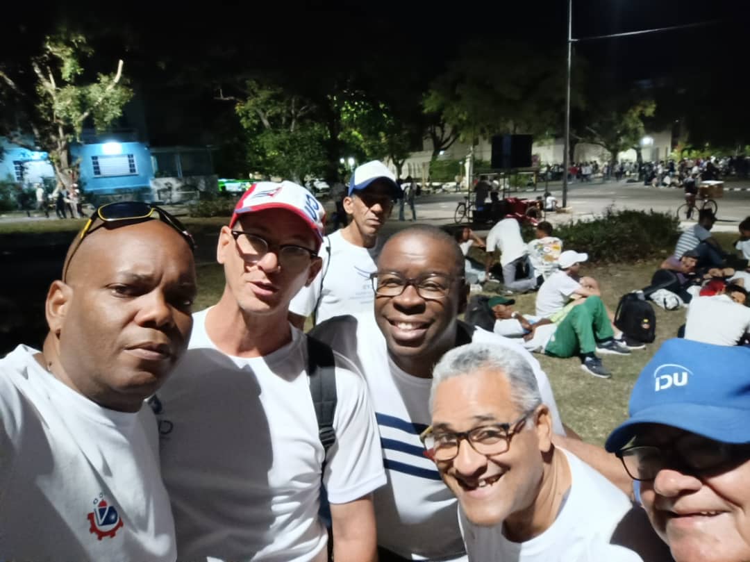 La Facultad de Tecnologías Libres de la <a href="/Universidad/">universidad</a> de las Ciencias Informáticas ... Presente, Viva el 1ro de mayo !!!!