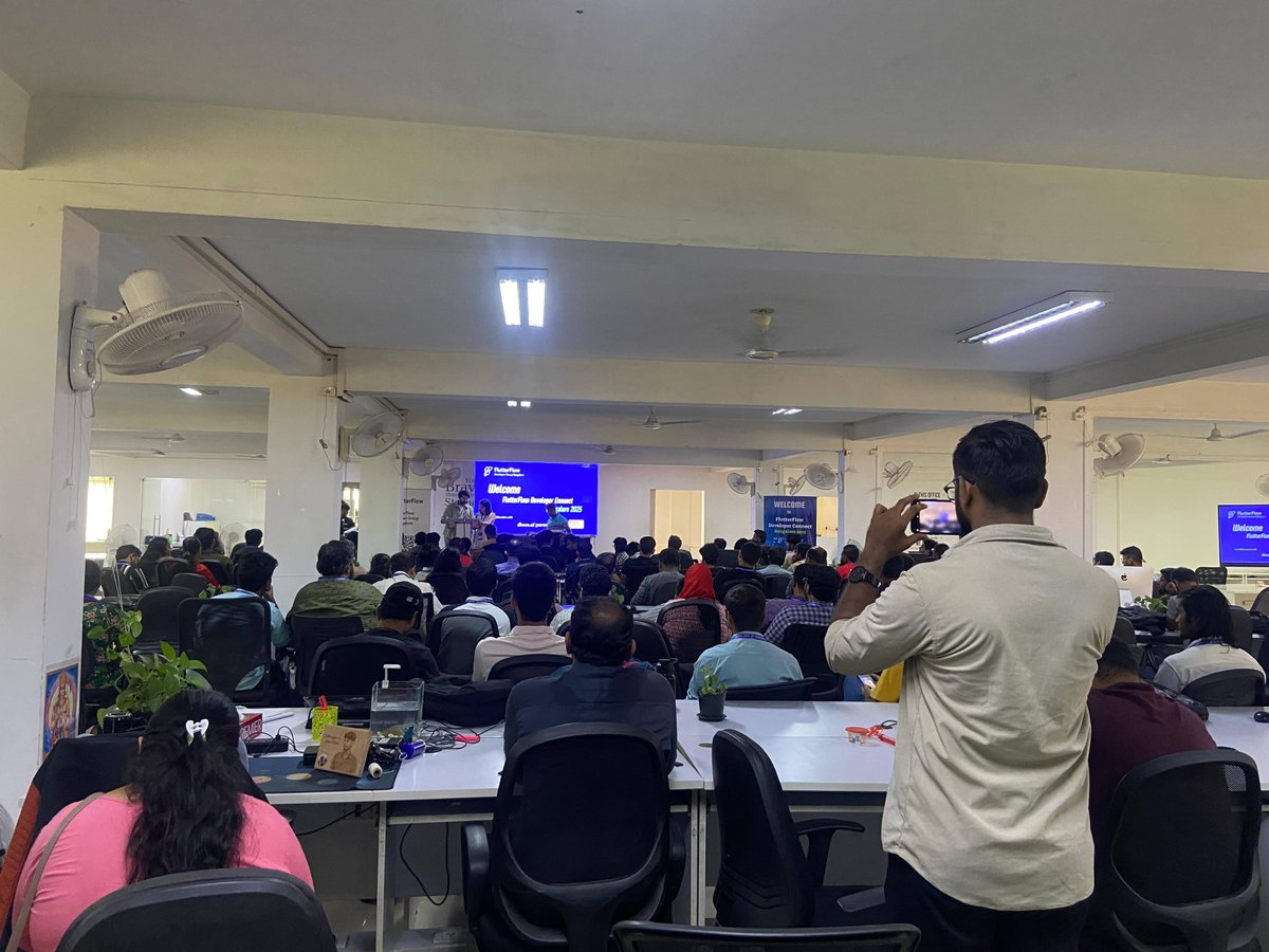 1/5
What a day at FlutterFlow Developer Connect – Bangalore 2025!
India’s biggest FlutterFlow event saw 1,000+ registrations and 175+ attendees — way beyond our expectations!
Held at Divum, it was packed with energy, ideas, and innovation.