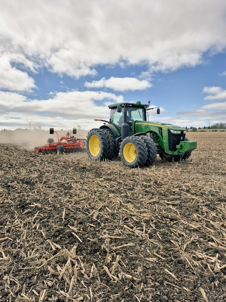 #Plant25 starts with the first pass. This #Kubota CD1601T is helping create an ideal seedbed for the incoming soybean crop. 

#KubotaCanadaDealerAg
<a href="/KubotaCanadaLtd/">Kubota Canada</a> 
<a href="/southpointequip/">Southpointeq</a>