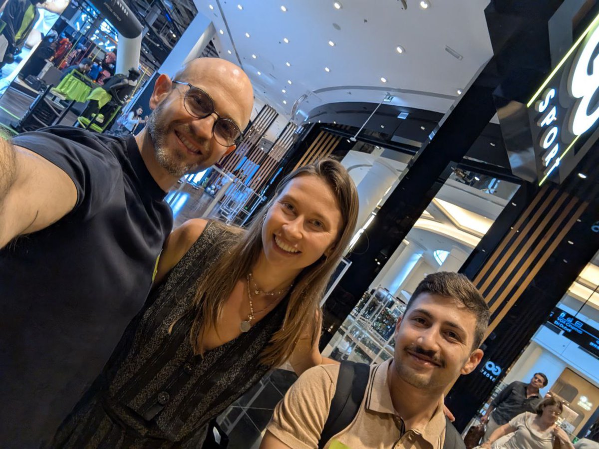 RegistryChain's tweet photo. 📍 RegistryChain at TOKEN2049 Dubai
Engaging with the builders and regulators shaping the future of Web3 and AI governance.

🧠 Computable entities are coming — and we're building the foundation.

#RegistryChain #TOKEN2049 #Web3 #AI #Blockchain #V3K https://t.co/kiVVrrxslw