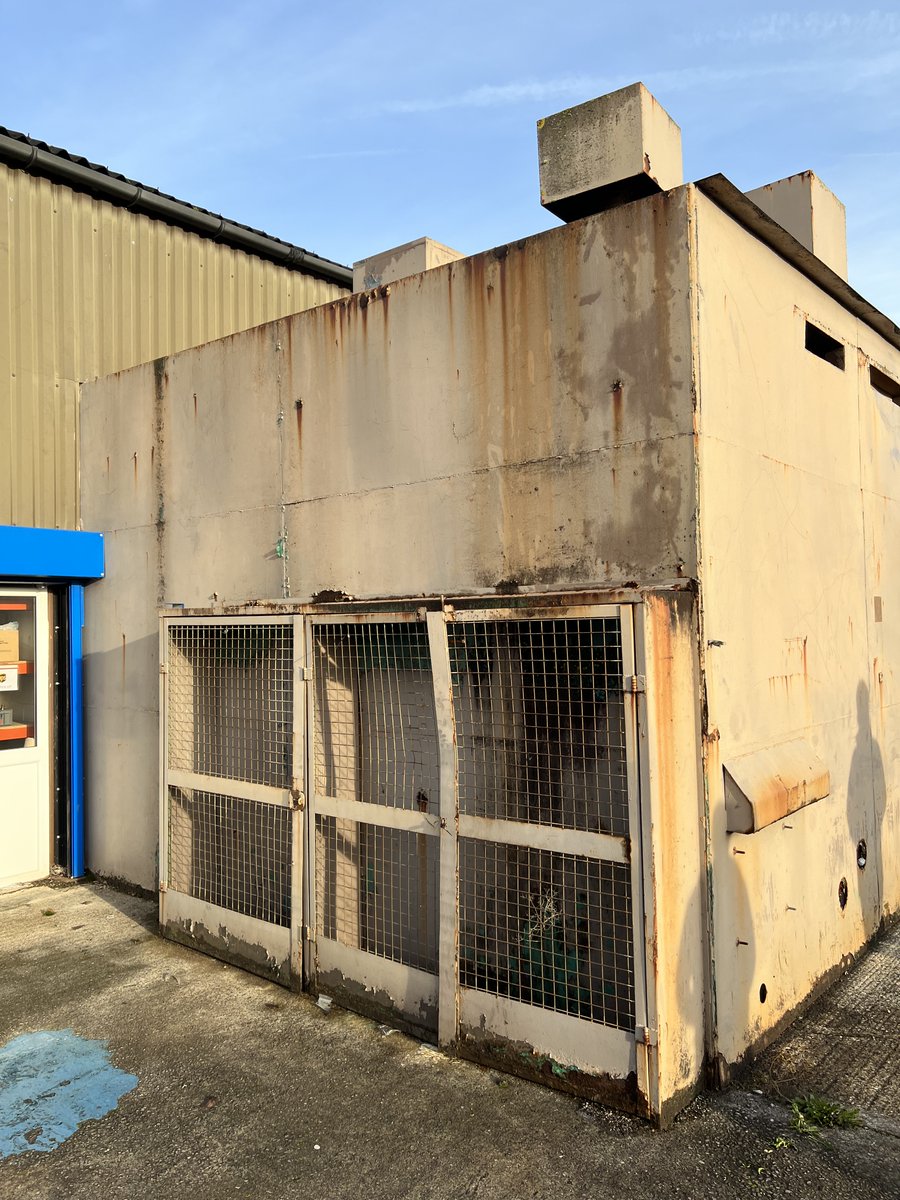 TRS_Roofing's tweet photo. We are thrilled to share the dramatic transformation of this small industrial unit.
Before:
The unit was faded, had rust-streaked panels and tired mesh doors.
And after:
We supplied a brand new, durable overclad in vibrant corporate blue, with a corrugated finish. https://t.co/WDg1EbbKum