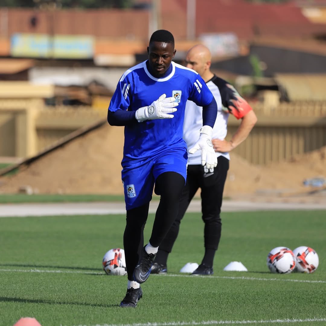 NBSportUg's tweet photo. Kitara and Uganda Cranes goalkeeper Crispus Kusiima has clinched the Golden Glove 🧤⚽️🇺🇬 for the 2024/25 UPL season — with 15 clean sheets.
 With four games to go, no other goalkeeper can match that mark.

#NBSLTS #NBSportLTS #NBSportUpdates 📷: Courtesy Image https://t.co/XLqQAXRe8Y