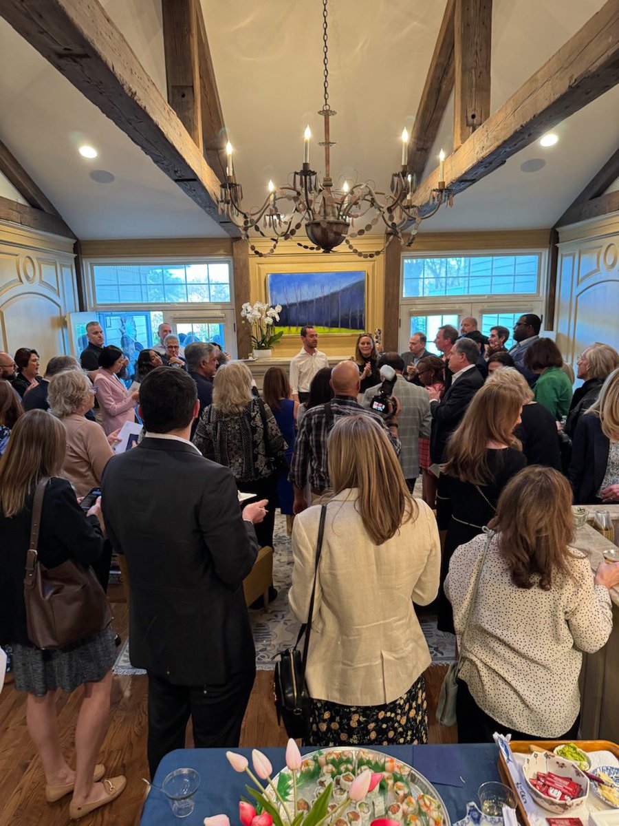 Last night in Roslyn, we had an overflowing home of community members dedicated to electing representatives who will make North Hempstead and Nassau County’s government work for the people again.
