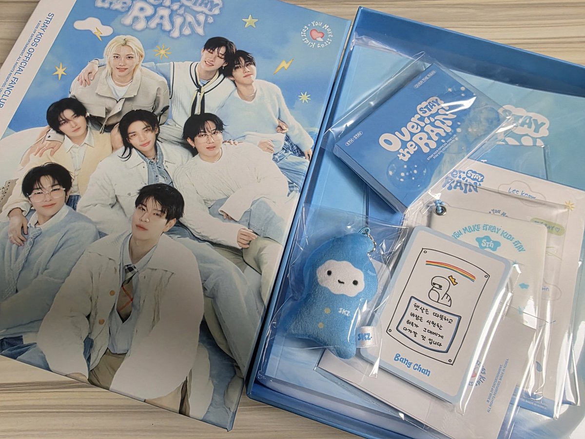 nightsky_dang's tweet image. 5기 키트 드디어 왔다!!!!
#overtherain #stay #skz #straykids #5thstay #Bangchan #leeknow #Changbin #Hyunjin #Han #Felix #Seungmin #IN