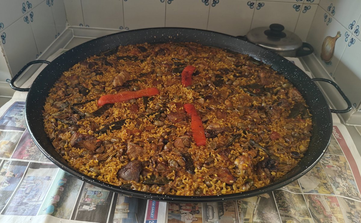 A dinar xicons jojojo <a href="/pacolonso/">Paco Alonso 🍊👉🦋</a> <a href="/CulturaAlmuerzo/">Cacau D'Or 🍊</a>