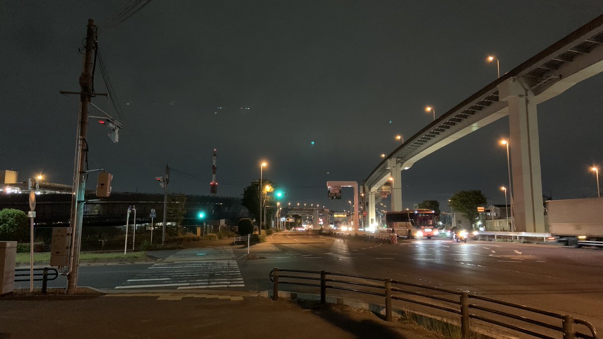 hikaku_camera's tweet photo. 【デジカメ画像比較】　夜　高速道路入口　「KODAK コダック PIXPRO FZ55」「パナソニック LUMIX LX3　+　ワイコン　DMW-LW46」「キャノン Powershot V10」「iPhone XR」　#PIXPRO　#FZ55　#LX3　#PowershotV10　#iphoneXR  #KODAK  #コダック　#LUMIX　#デジカメ比較　　　https://t.co/Y5AoprCGVo https://t.co/lNganVbHkJ