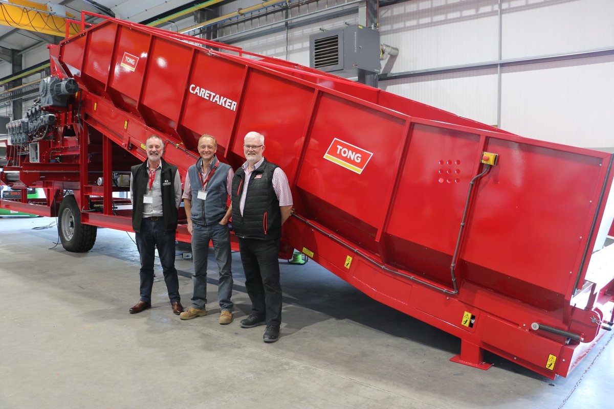 Great to welcome our valued customer Jack Buck Farms🌳back to #TongHQ this week for a PDI of their new custom-built Caretaker grader 💪🏼

Specifically designed for multi-crop use it features our unrivalled EasyClean separator &amp; star cleaner👌🏻

We can’t wait to see it in action! 🙌🏼