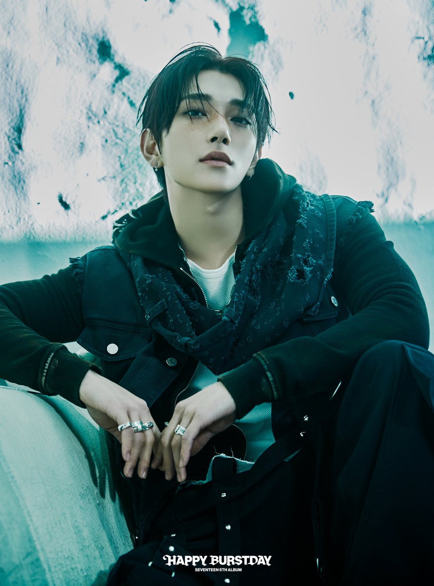 눈물점찍어논거
주근깨메이컵 
글고 얼굴 ㅈㄴ
걍 다 쥰니 감동적이다 
아......어떡햬요려러분 슈아좋다