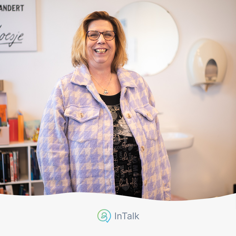 InTalk_nl's tweet photo. Saskia is een rasondernemer als ze in crisis komt. Het wachten op #ggz hulp brengt haar op het idee van de 'WachtVerzachter' en inloop Bruis, gebaseerd op #peersupport. 
https://t.co/S9trfT0UAh 
#ervarinsgverhalen #vindjeeigenverhaal https://t.co/kIYRbSEu9t