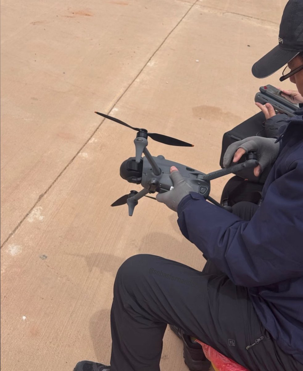 sebasfernandezg's tweet photo. Everything about the #Mavic4Pro is already out there — specs, images, pricing… but the launch is just around the corner! Today we’re sharing 2 new pics showing the drone and the rugged new RC Pro 2. Official teaser drops in 5 days!
#DJI #RCPRO2 #DroneLeaks #djimavic4pro https://t.co/VhtzZAtDwJ