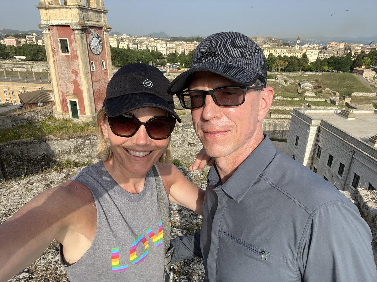 Happy Birthday to the most giving person I know. Creative, generous, wise. I’m so grateful for you. As a birthday present to @chrisbronext read his awesome Substack newsletter “Shaped by sound”! open.substack.com/pub/shapedbyso…