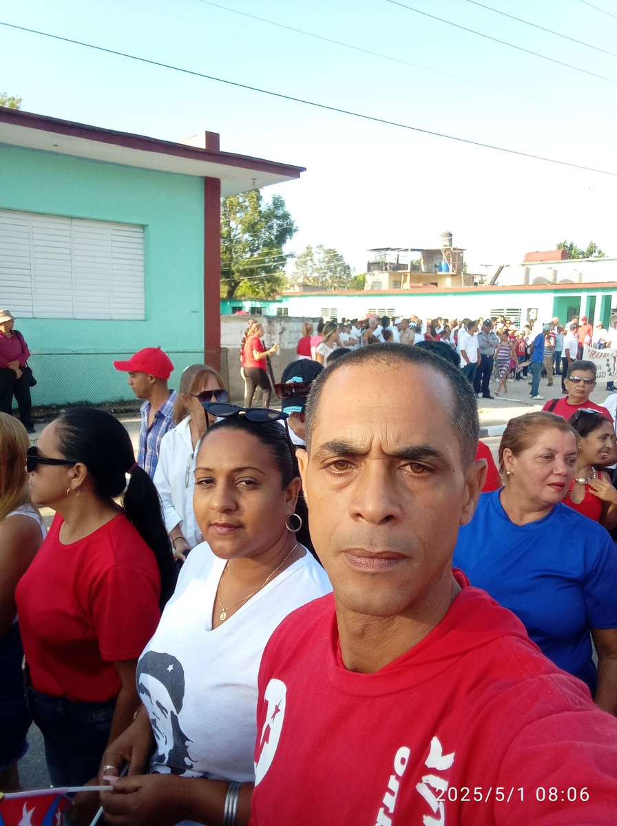 AngelMatosTorr2's tweet photo. Golpe de reafirmación Revolucionaria con multitudinario desfile por el día del proletariado en Contramaestre.
#1Mayo
#PorCubaJuntosCreamos 
#SantiagoDeCuba
#Contramaestre https://t.co/NRZYWmmMnI