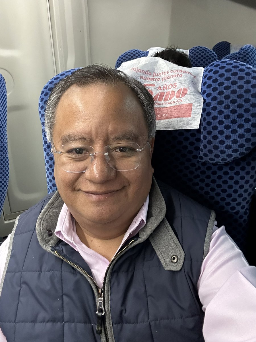 “Estoy🎶 esperando mi camión en la terminal del 🎵ADO…”, como buen candidato todo terreno ahora nos tocó gira por el Estado de Veracruz, estaremos en estos días por Orizaba, Córdoba, Xalapa y el Puerto de Veracruz; hasta el momento todos mis recorridos han sido vía terrestre y