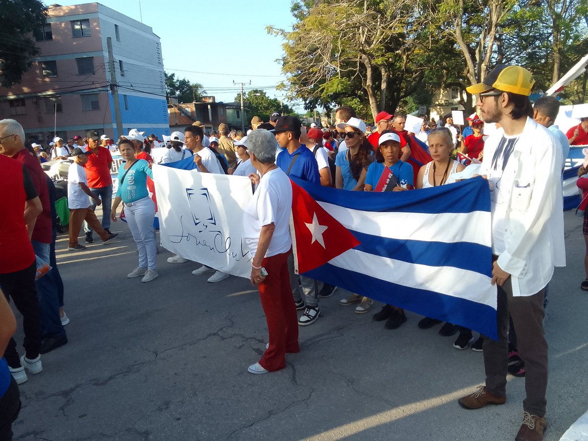 pompa_salgado's tweet photo. #HOY #1roDeMayo #JovenClubGranma presente en el #desfile https://t.co/cvjZRERExx