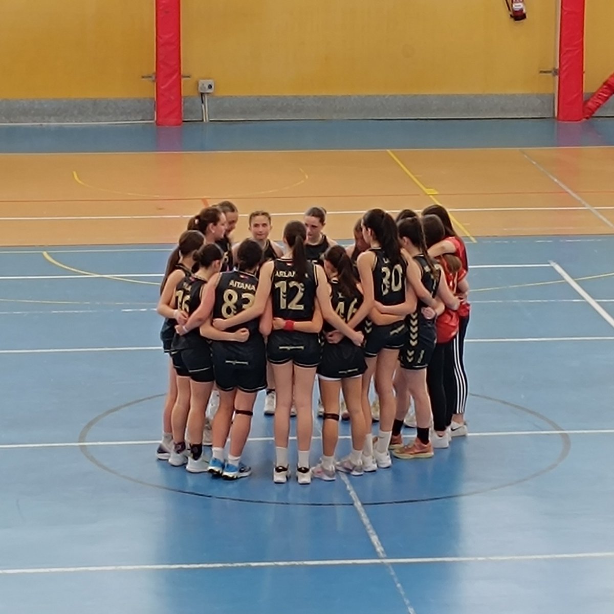 Victorias pero también derrotas, risas y algún q otro lloro, muchas horas juntas q son lecciones de vida. Gracias por esta temporada <a href="/CBBabieca/">C.B. Babieca</a> juniorB. 🤗