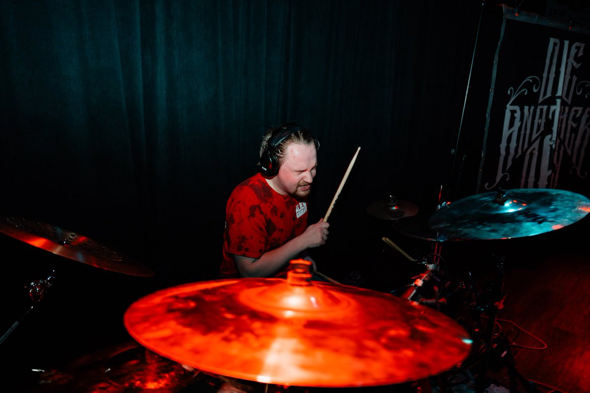 𝐃𝐢𝐞 𝐀𝐧𝐨𝐭𝐡𝐞𝐫 𝐃𝐚𝐲 tweet media