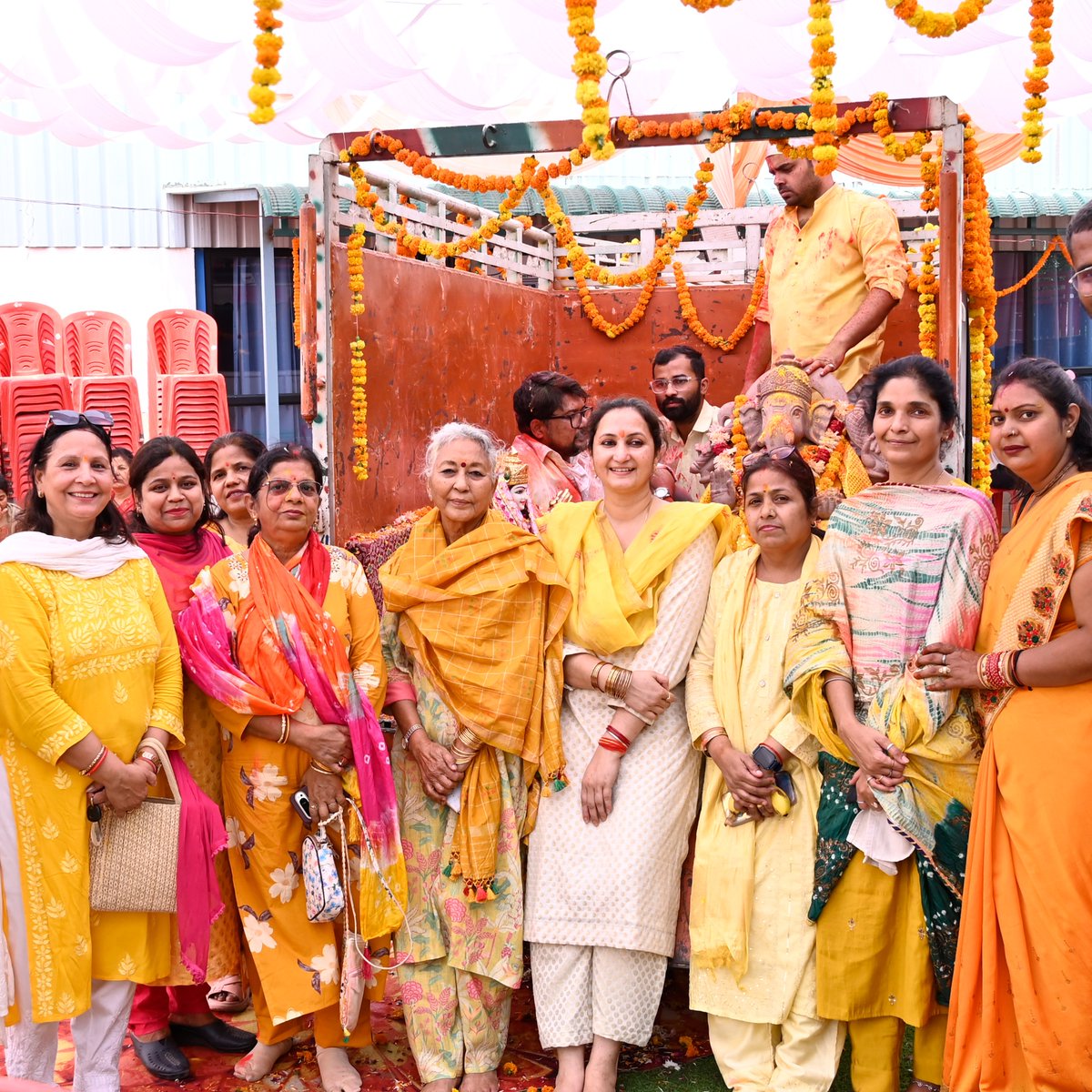 RKSSSLKO's tweet image. RKSSS स्कूल परिसर में
श्री सिद्धिविनायक जी, माँ दुर्गा, एवं माँ सरस्वती जी की
दिव्य मूर्तियों की विधिवत प्राण-प्रतिष्ठा एवं स्थापना
धार्मिक अनुष्ठानों के साथ संपन्न हुई।

गणपति बप्पा मोरया! मंगलमूर्ति मोरया !

#shrisiddhivinayak #ganpatibappamorya #jaimaadurge #jaimaasaraswati