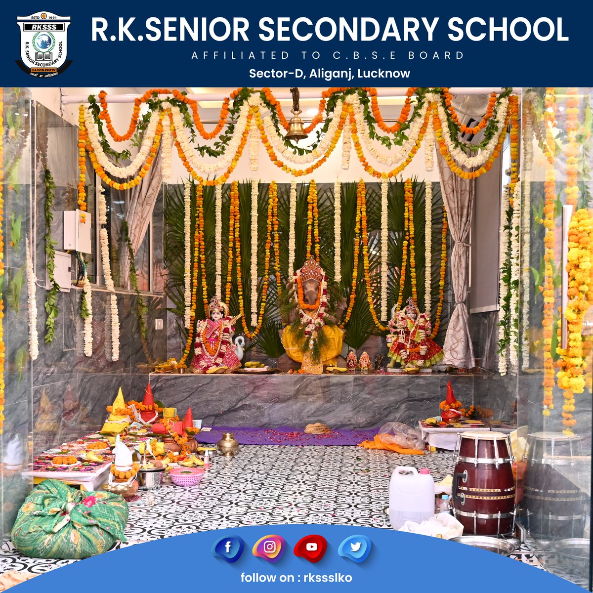 RKSSSLKO's tweet image. RKSSS स्कूल परिसर में
श्री सिद्धिविनायक जी, माँ दुर्गा, एवं माँ सरस्वती जी की
दिव्य मूर्तियों की विधिवत प्राण-प्रतिष्ठा एवं स्थापना
धार्मिक अनुष्ठानों के साथ संपन्न हुई।

गणपति बप्पा मोरया! मंगलमूर्ति मोरया !

#shrisiddhivinayak #ganpatibappamorya #jaimaadurge #jaimaasaraswati