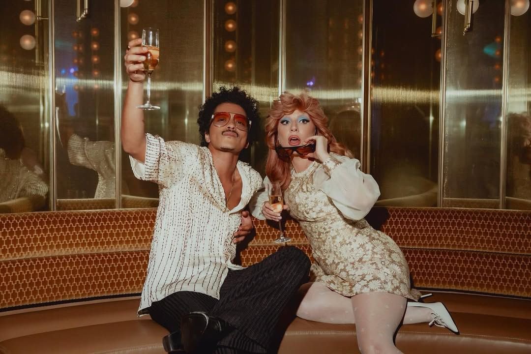 Lady Gaga and Bruno Mars' "Die With A Smile" remains at #1 on the global Spotify chart with 5.758 million streams.

It's the longest running #1 of all-time, with 193 days at #1.