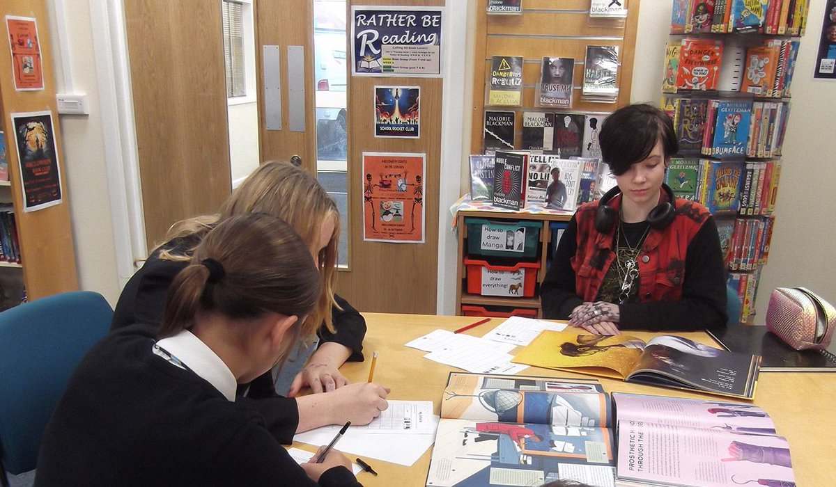 We're proud to have collaborated on the Social Reading Spaces report with <a href="/FarshoreBooks/">Farshore</a>. This new study shows the enormous positive impact of access to books, time to talk about them, and the support of a #schoollibrarian: bit.ly/3Gy8vjQ #SLAmembers #schoollibrary