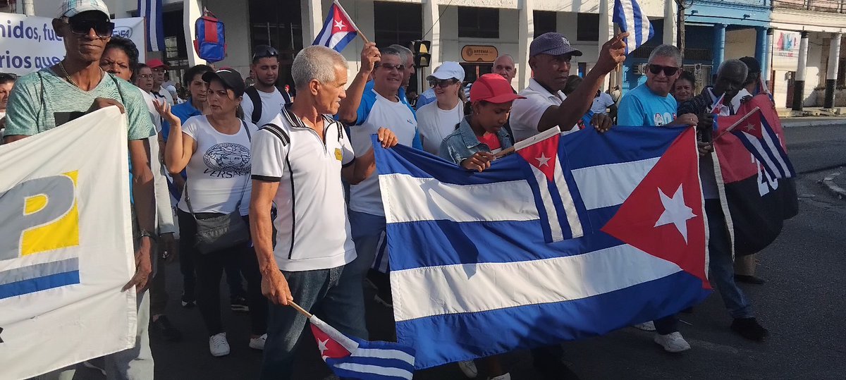 DIVEPPR's tweet photo. 🌤️Buenos días #Cuba🇨🇺 #DIVEP #PinardelRío🎉🎊 festejando el #1Mayo, un pueblo unido, motivado y comprometido, que pese a las dificultades, celebra y defiende sus conquistas.
¡Viva el #1Mayo!
#PorCubaJuntosCreamos #PinarXNuevasVictorias
#SomosDIVEP https://t.co/ZX3rIzFOcM