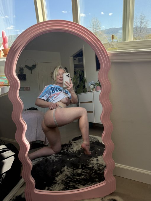 Watch Sadie Summers's leaked NSFW photo on TwXstars