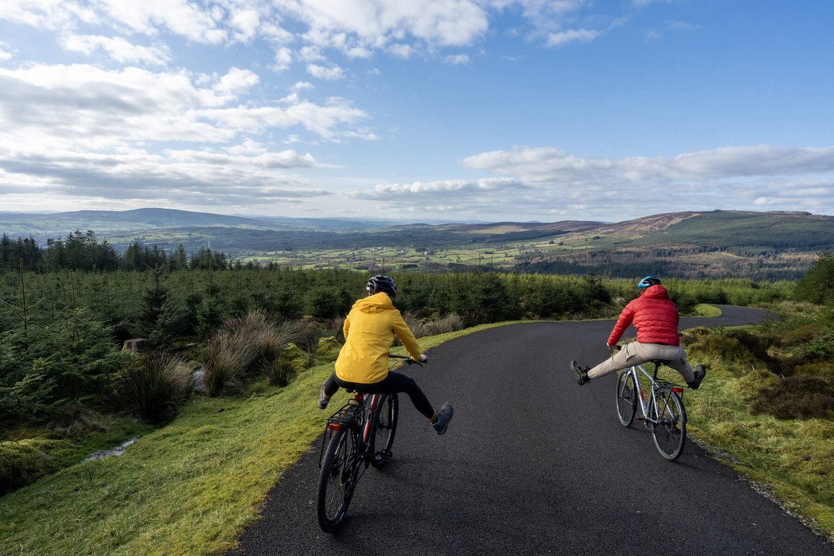 May in Ireland is a feast for the senses - longer days, blooming wildflowers and a calendar packed with cultural gems.
 
🚴 May is the perfect time to embark on a scenic cycling trail.
🌽 Enjoy delicious local Irish produce at food and farmers’ markets around the island.
♻️ Plan