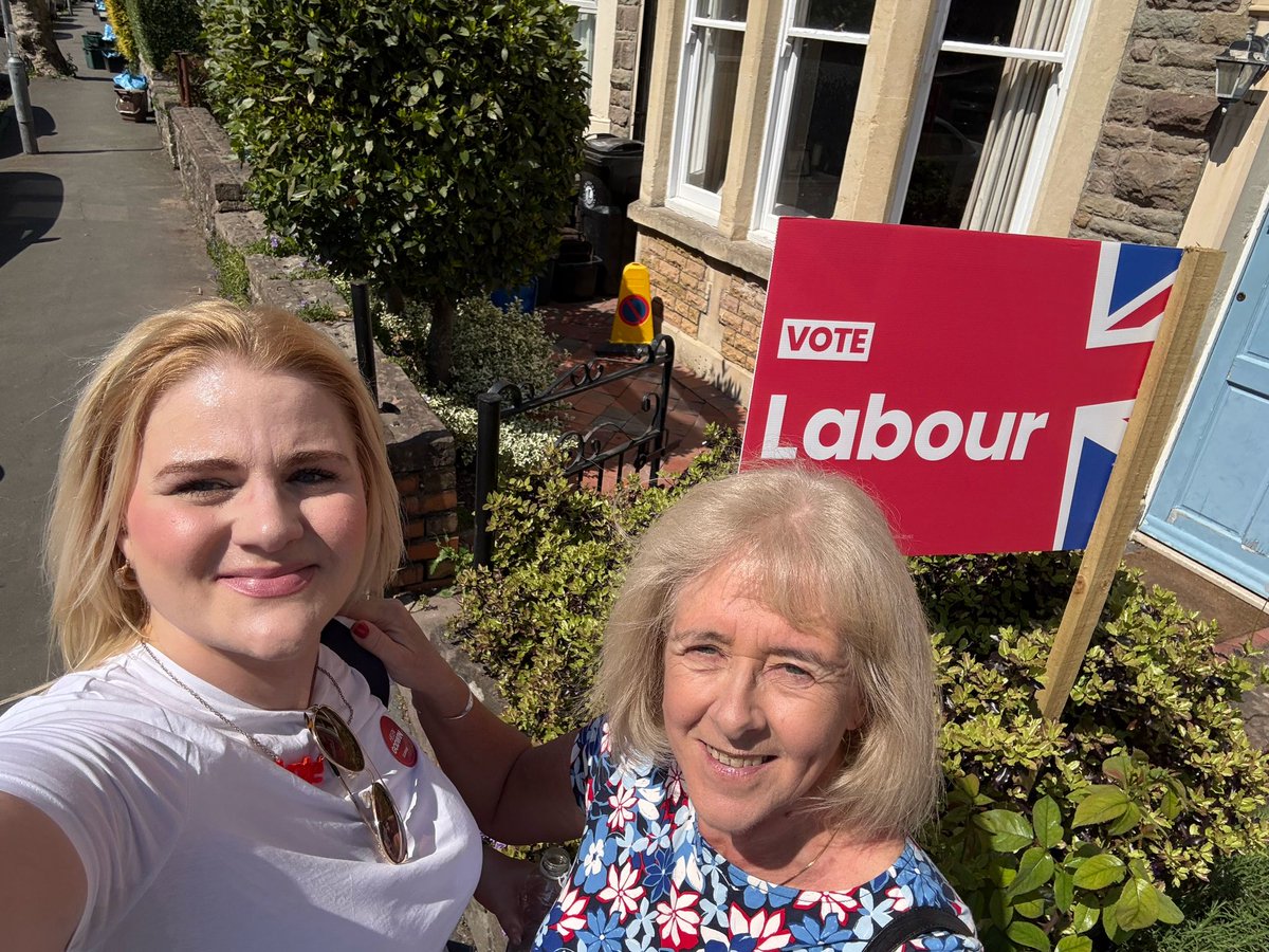 AlexDaviesJones's tweet image. Out in sunny Bristol today campaigning for the fantastic @helengt76  to be our next West of England Mayor 🌞🗳️

Polling stations are open until 10pm – don’t forget your photo ID!

Let’s get Helen elected! #VoteHelenGodwin #WestOfEngland #Bristol